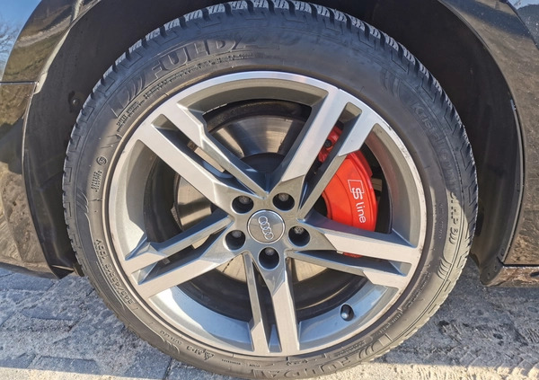 Audi A4 cena 98000 przebieg: 134900, rok produkcji 2017 z Sieradz małe 121